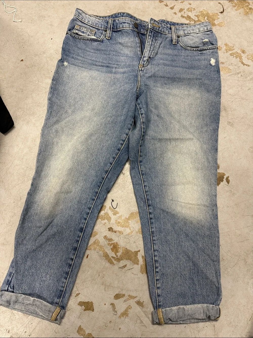 Classic Women's Blue Washed Jeans UNIVERSAL THREAD - Size 12 LIKE NEW